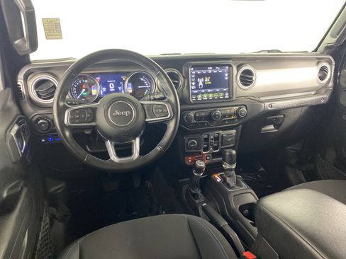 Used 2022 Jeep Wrangler Unlimited Rubicon 4xe w/ Cold Weather Group AWD/4WD image 20