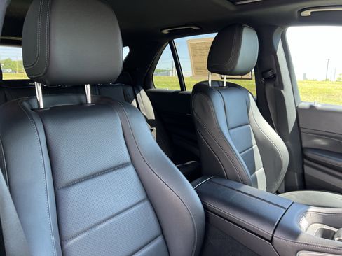Certified 2022 Mercedes-Benz GLE 450 4MATIC w/ Premium Package image 35