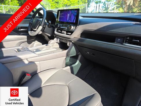 Certified 2024 Toyota Grand Highlander FWD image 13