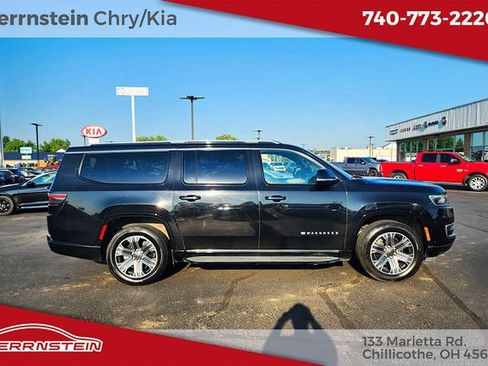 Used 2024 Jeep Wagoneer L Series II w/ Flexible Seating Group AWD/4WD image 33