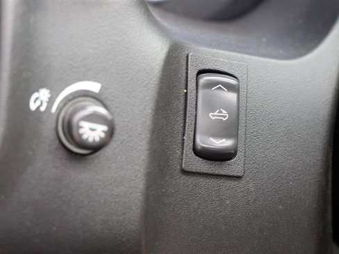 Used 2006 Chevrolet Corvette Convertible w/ Preferred Equipment Group image 26