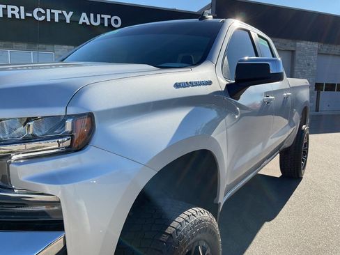 Used 2022 Chevrolet Silverado 1500 LT image 2