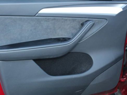 Used 2025 Tesla Model Y Performance image 22