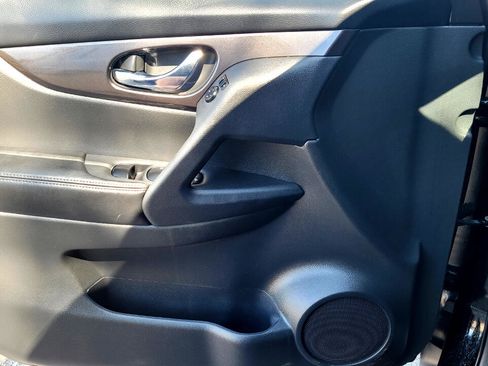 Used 2019 Nissan Rogue S w/ Special Edition Package image 12