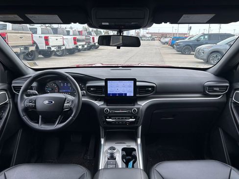 Used 2020 Ford Explorer XLT w/ Equipment Group 202A image 32
