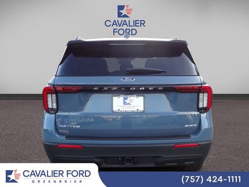 Used 2026 Ford Explorer Active AWD/4WD image 3