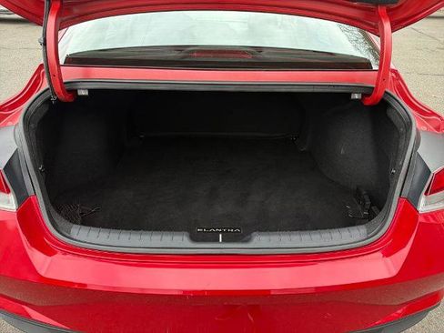 Used 2021 Hyundai Elantra SE w/ Cargo Package FWD image 15