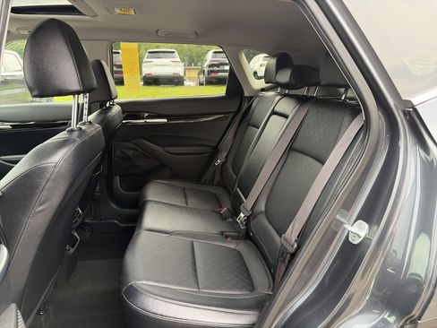Used 2021 Kia Seltos SX w/ SX Sunroof Package AWD/4WD image 11