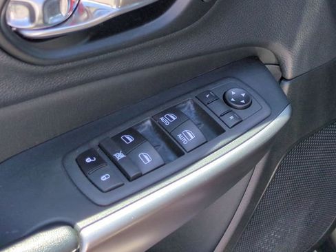 Used 2022 Jeep Cherokee Limited AWD/4WD image 13