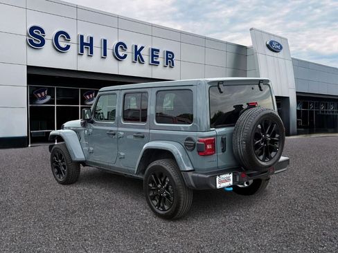 Used 2024 Jeep Wrangler Unlimited Sahara AWD/4WD image 3
