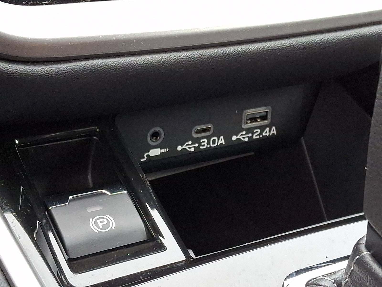 Certified 2024 Subaru Outback Premium AWD/4WD image 17