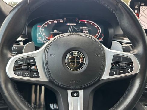 Used 2022 BMW M550i xDrive M550i xDrive w/ Dynamic Handling Package image 26