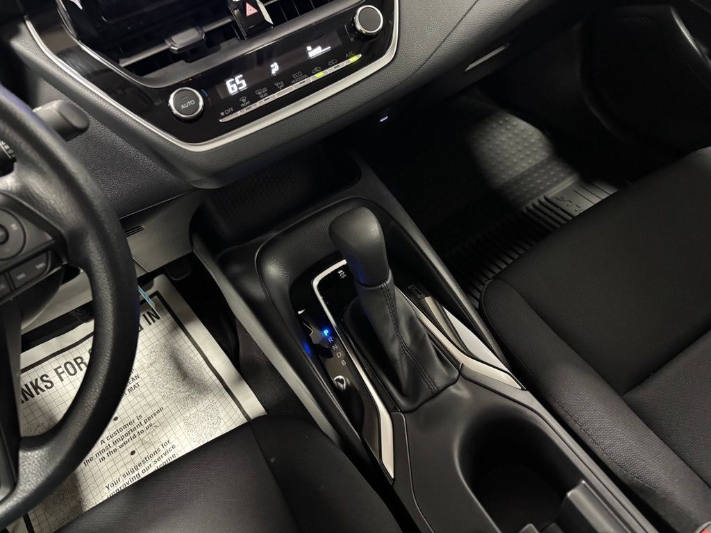 Used 2026 Toyota Corolla LE FWD image 38