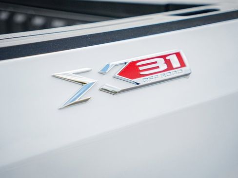 New 2026 GMC Sierra 1500 SLT image 29