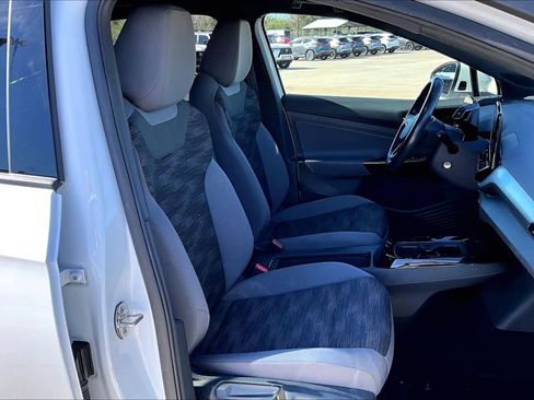 Used 2021 Volkswagen ID.4 Pro image 9