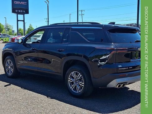 Used 2026 Chevrolet Traverse LT AWD/4WD image 4