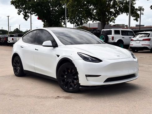 Used 2023 Tesla Model Y Long Range AWD/4WD image 1