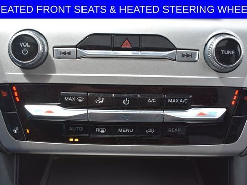 Used 2022 Ford Explorer XLT w/ Equipment Group 202A AWD/4WD image 4