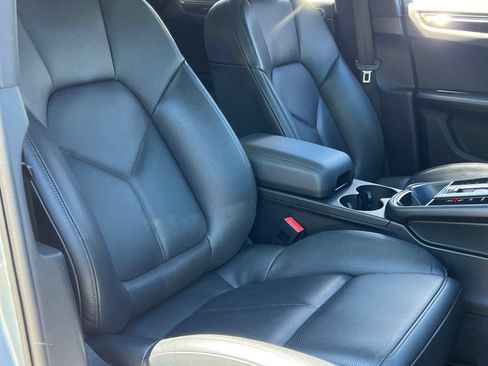Certified 2023 Porsche Macan AWD/4WD image 16