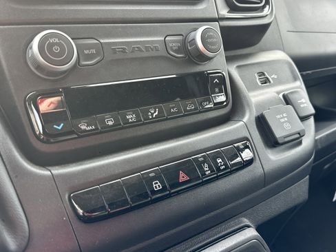 New 2025 RAM ProMaster 2500 w/ Crew Van Package image 6