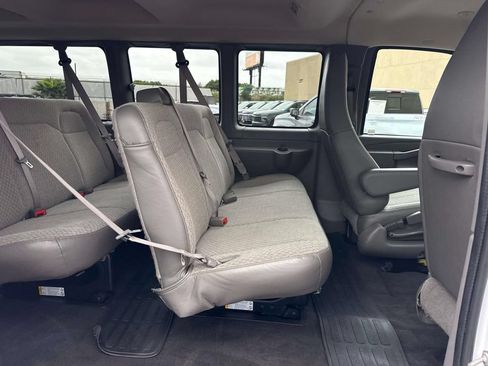 Used 2025 Chevrolet Express 3500 LT w/ LT Preferred Equipment Group RWD image 21