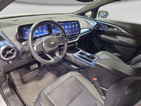 Used 2024 Chevrolet Equinox EV LT FWD image 17