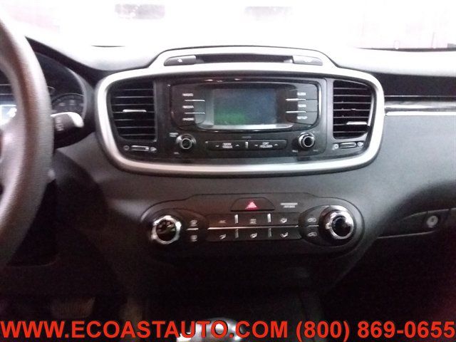Used 2017 Kia Sorento FWD image 11