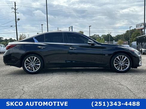 Used 2018 INFINITI Q50 Luxe w/ Essential Package (3.0T Luxe) image 6
