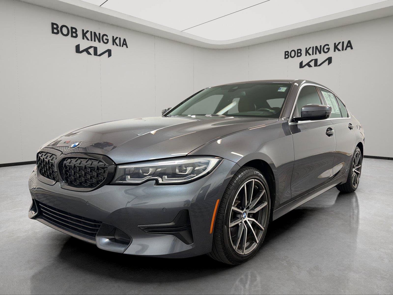 Used 2022 BMW 330i Sedan w/ Premium Package 2 RWD image 1
