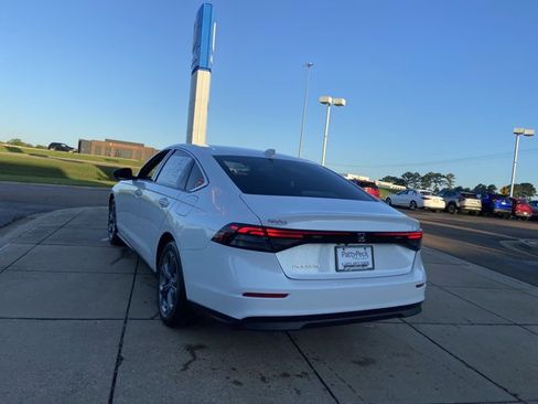 Used 2024 Honda Accord EX image 14