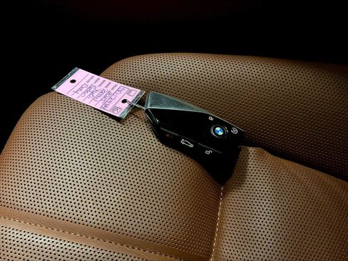 Certified 2025 BMW 760i xDrive 760i xDrive w/ Executive Package image 13