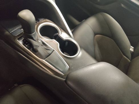Used 2021 Toyota Camry LE w/ Carpet Mat Package (TMS) FWD image 26