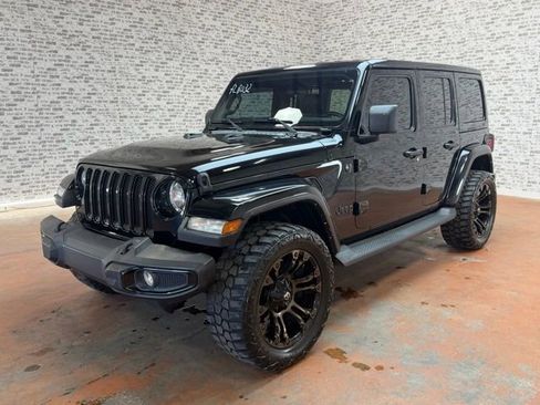 Used 2021 Jeep Wrangler Unlimited Sahara AWD/4WD image 3