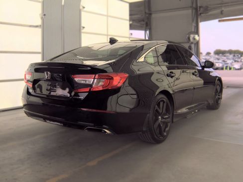 Used 2019 Honda Accord Sport image 3