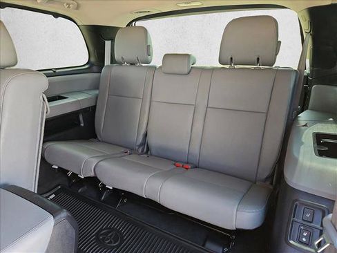 Used 2020 Toyota Sequoia Platinum AWD/4WD image 22