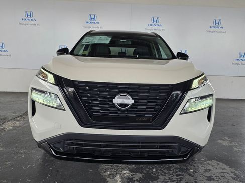 Used 2023 Nissan Rogue SV FWD image 43