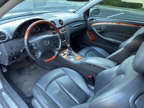Used 2005 Mercedes-Benz CLK 500 Coupe w/ Sunroof Pkg image 10