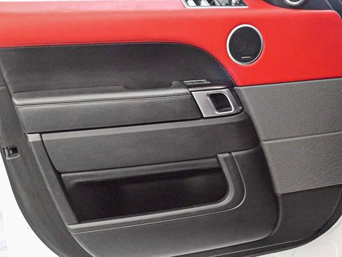 Used 2020 Land Rover Range Rover Sport HSE Dynamic image 8