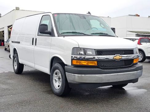New 2025 Chevrolet Express 3500 w/ Driver Convenience Package image 7