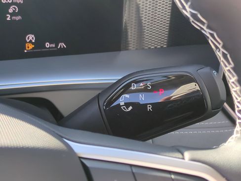 New 2026 Volkswagen Tiguan SE image 15