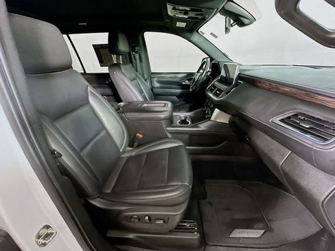 Used 2021 Chevrolet Suburban LT w/ Max Trailering Package RWD image 12