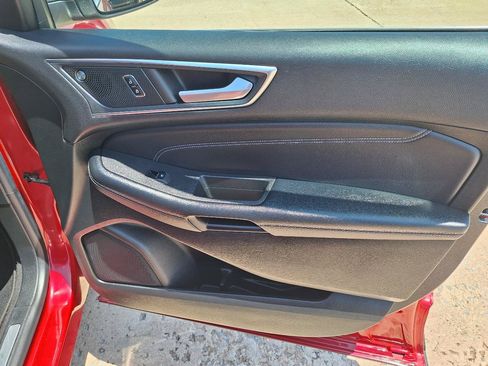 Used 2023 Ford Edge Titanium AWD/4WD image 24