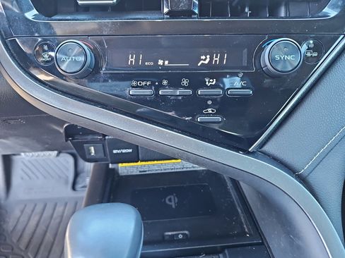 Used 2021 Toyota Camry XSE image 25