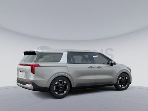 New 2026 Kia Carnival EX image 8