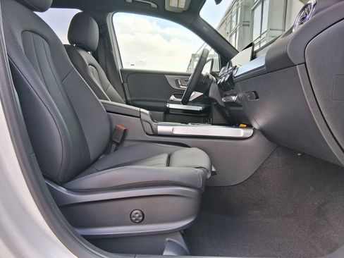 New 2026 Mercedes-Benz GLB 250 image 25