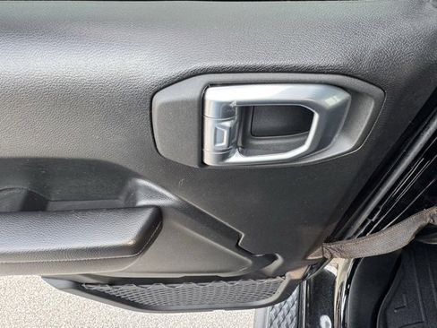 Used 2021 Jeep Gladiator Mojave w/ Trailer Tow Package image 29