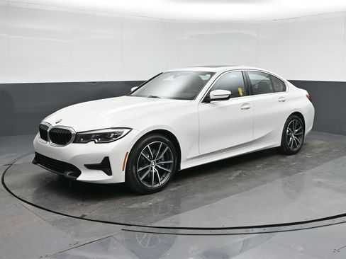 Used 2019 BMW 330i xDrive Sedan w/ Convenience Package AWD/4WD image 3