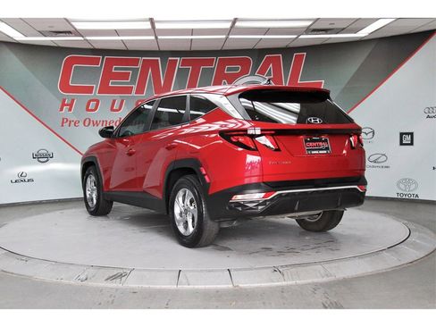Used 2023 Hyundai Tucson SE image 4