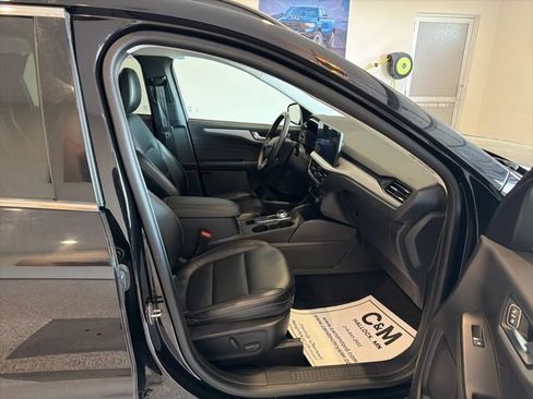 Used 2024 Ford Escape Platinum AWD/4WD image 18