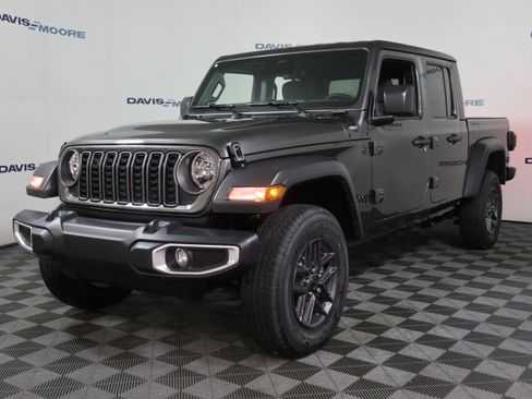New 2026 Jeep Gladiator Sport image 12